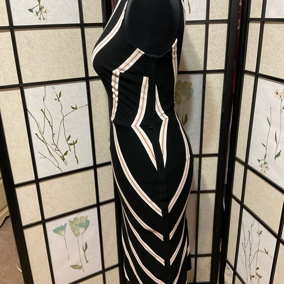 White House Black Market Bodycon Dress with wavy lines - Picture 6 of 8